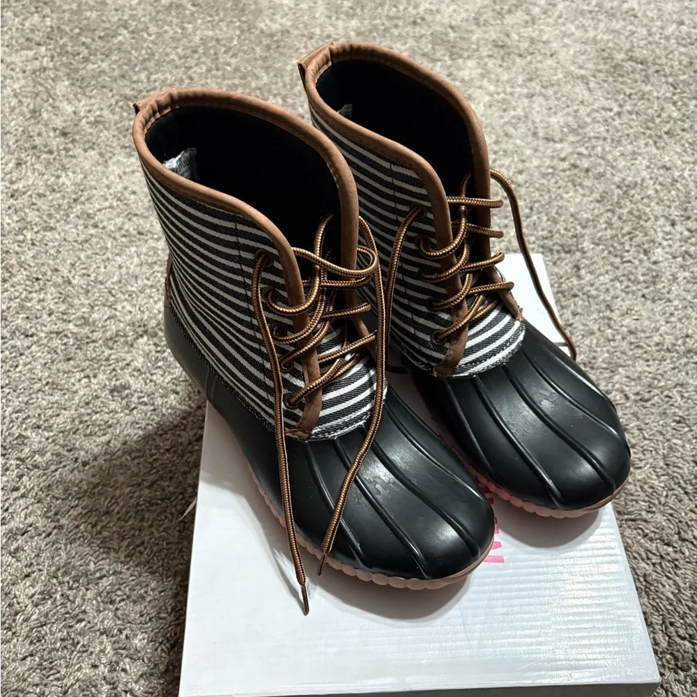Marleylilly Womens SZ 8 black white striped duck boots mud rain boots waterproof